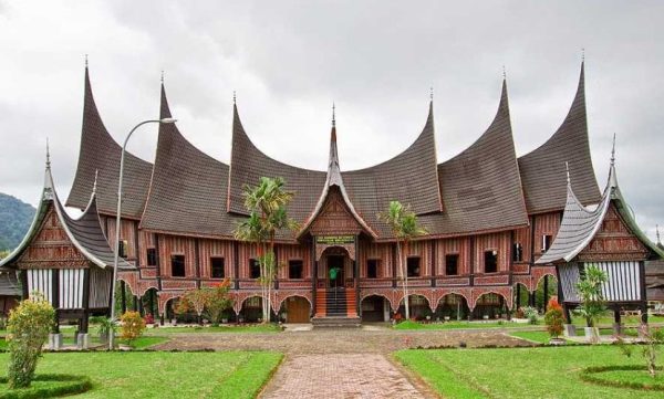 Rumah Gadang Salah Satu Budaya Indonesia Yang Terkenal