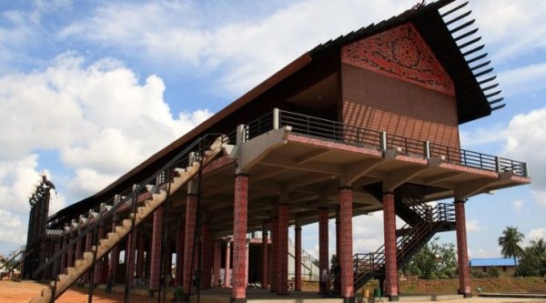 Rumah Adat Radakng Salah Satu Budaya Indonesia Yang Terkenal